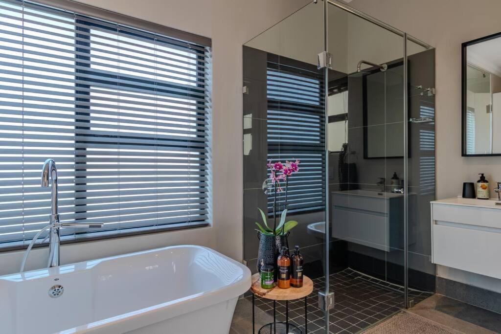 Holiday home Songbird D'aria Luxury House On Wine Estate